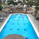 Apartahotel Ira Kamári