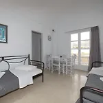 Aparthotel Ira Kamari (Santorini)