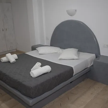 Aparthotel Ira Kamari (Santorini)
