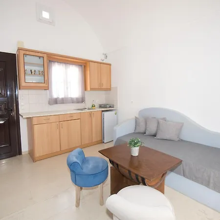 Ira Kamari (Santorini)