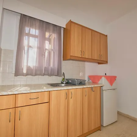 Ira Aparthotel