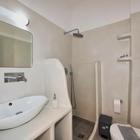 Ira Apartmanhotel Kamári