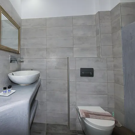 Ira & Studios Kamári