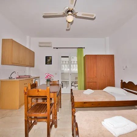 Apartmanhotel Ira Kamári