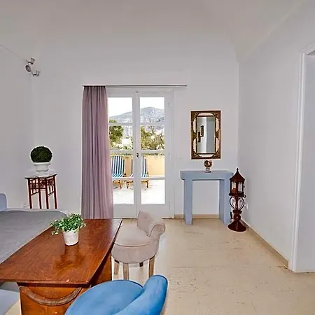 Ira & Studios Appart hôtel Kamári