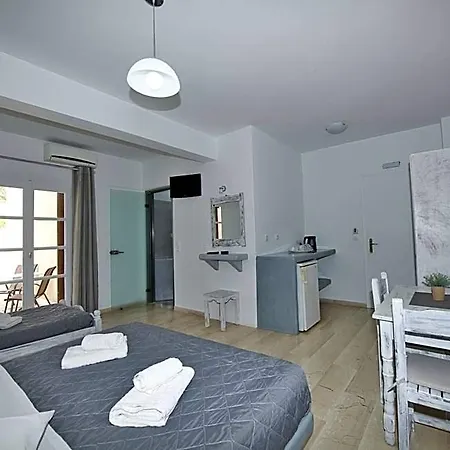 Appart hôtel Ira & Studios Kamári