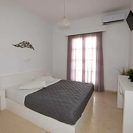 Ira & Studios 4* Kamári