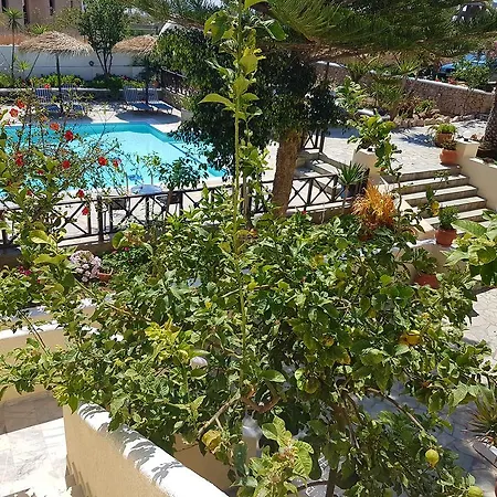 Apartahotel Ira Kamári