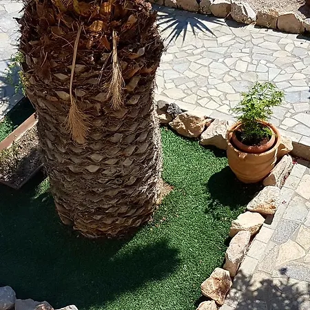 Ira Kamari (Santorini)