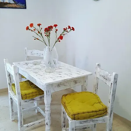 Ira Aparthotel