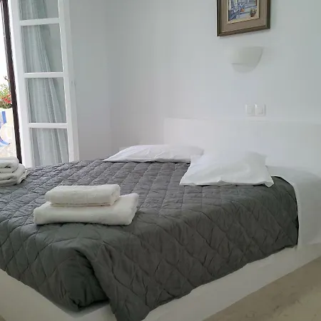 Aparthotel Ira Kamari (Santorini)