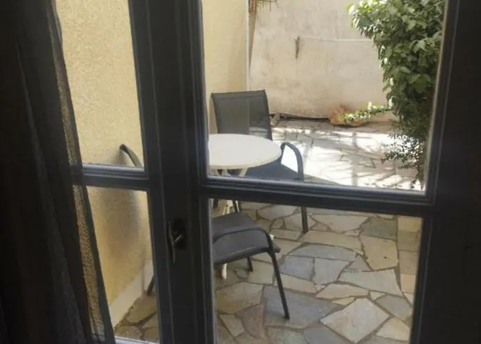 Apartahotel Ira Kamári