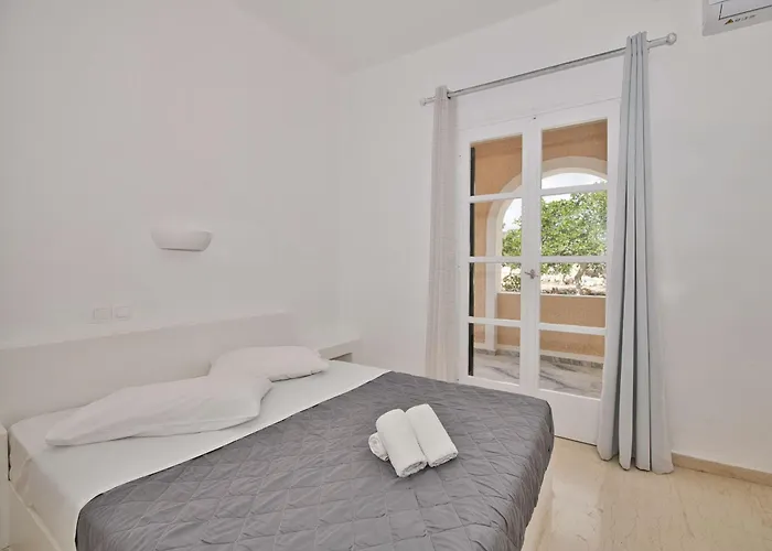 Apartmanhotel Ira Kamári