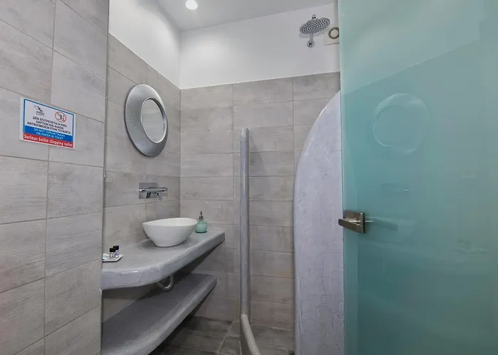 Ira Apartahotel Kamári