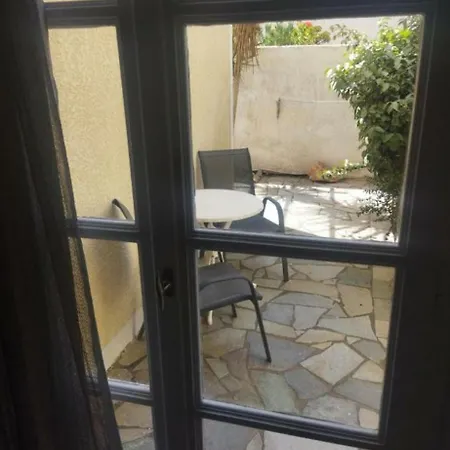 Aparthotel Ira Kamári