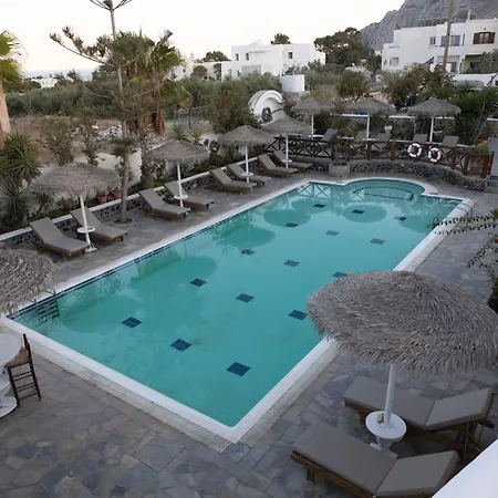 Ira Aparthotel Kamári