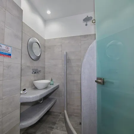 Ira Aparthotel Kamári