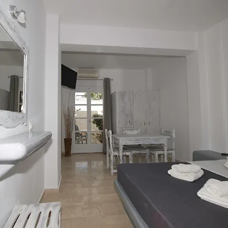 Hotel apartamentowy Ira Kamári