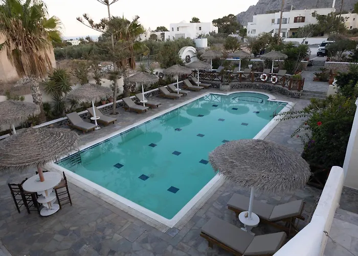 Ira Aparthotel Kamari (Santorini)