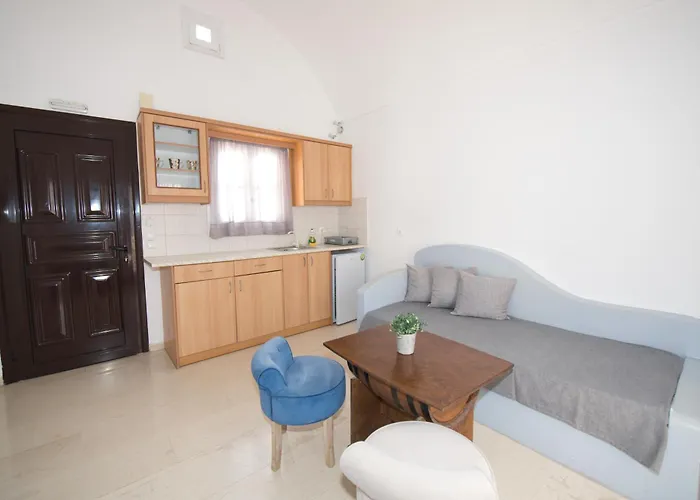 Ira Kamari (Santorini)