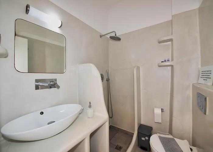 Ira Aparthotel Kamari (Santorini)