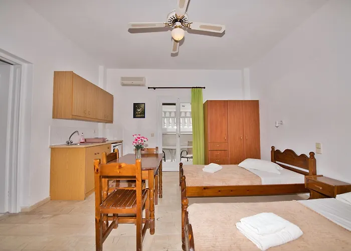 Aparthotel Ira Kamari (Santorini)